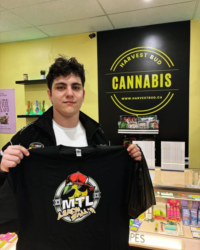 Thank you for supporting locally owned small businesses. We will be giving away from our customer appreciation. Our winner from the pick 😁 🥳 🎉  #harvestbud #bestbuds #customerappreciation @brokencoast.ca #windsorontario #universityofwindsor #giveawaywinner #storegiveaway #giveaway  #420 @harvestbud.ca #universityofwindsor #labordayweekend #goodsupply #backtoschool #windsorgiveaway @goodsupplycannabis @cannabalms_mtl  www.harvestbud.ca